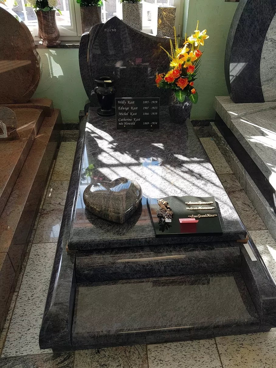 Ets Schittly Magasin 67 Bischwiller tombes