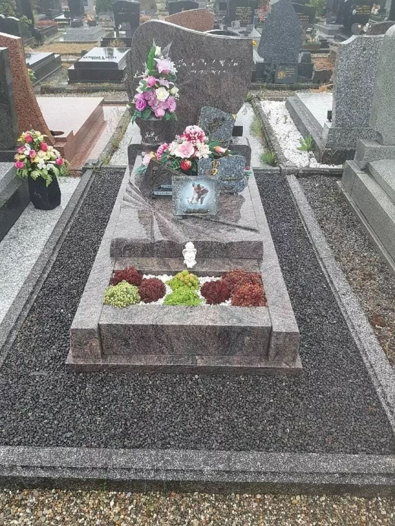 Entretien Sépulture par les établissement marbrerie funéraire Schittly 67 Bischwiller